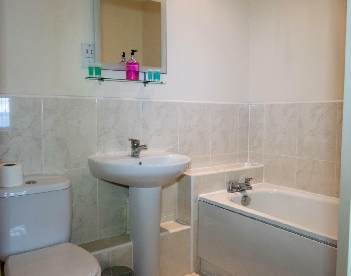 Melton Court Apartments * Derby