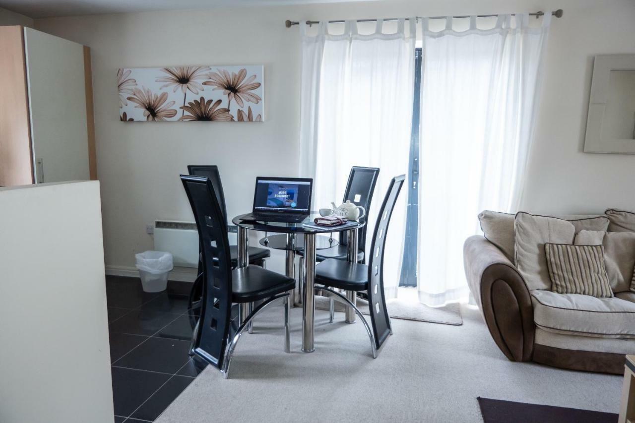 Melton Court Apartments *