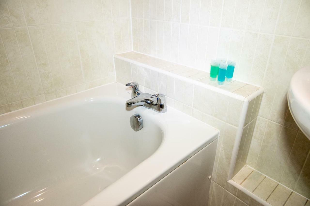 Melton Court Apartments * Derby